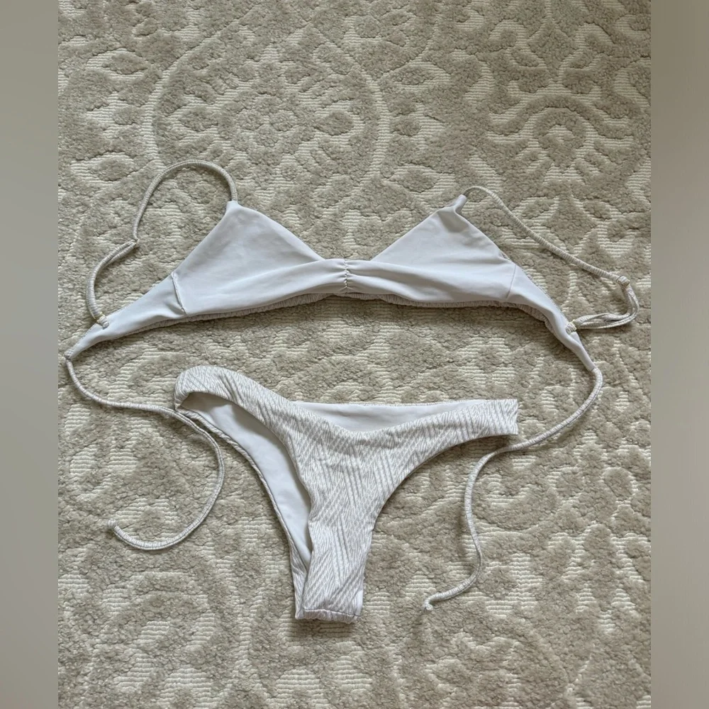 SKATIE white bikini - Cairo - Picture 5 of 6